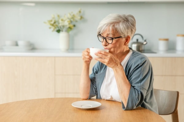 Locataire âgé : précisions sur la condition de revenus